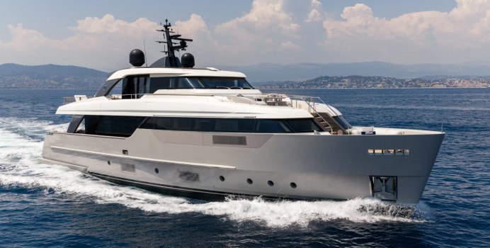 Invictus Yacht Charter in South of France