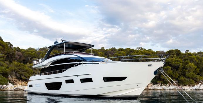 Vista yacht charter Princess Motor Yacht
                                