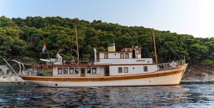 Gallant yacht charter BrodoTrogir Motor Yacht
                                