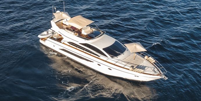 Eterno Yacht Charter in Mykonos
