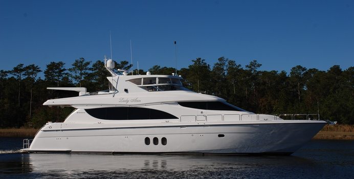 Gallopin Yacht Charter in Rum Cay