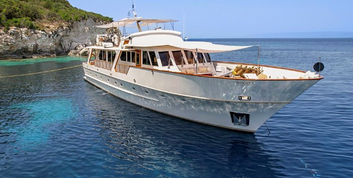 Stalca Yacht Charter in Ionian Islands