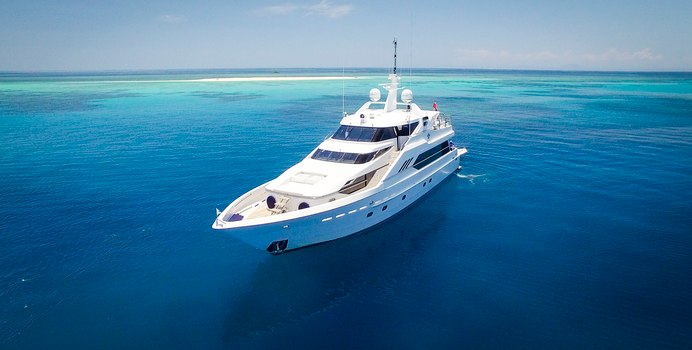Flying Fish Yacht Charter in Great Barrier Reef