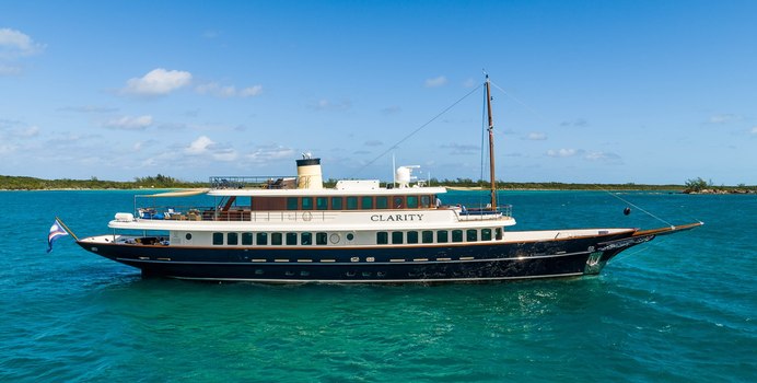 Omnia 1 Yacht Charter in Caribbean