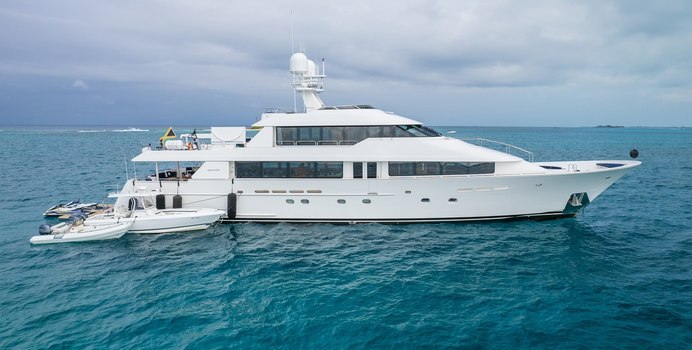 Avalina yacht charter Westport Yachts Motor Yacht
                                