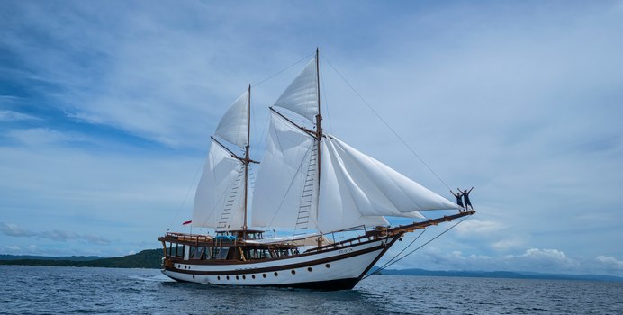 Majik yacht charter Custom Sail Yacht
                                