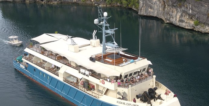 Kudanil Explorer Yacht Charter in Flores