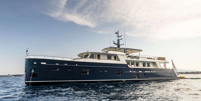 Araok II yacht charter Ocea Motor Yacht
                                