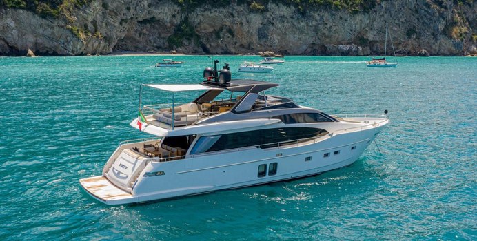 Lucky Yacht Charter in France