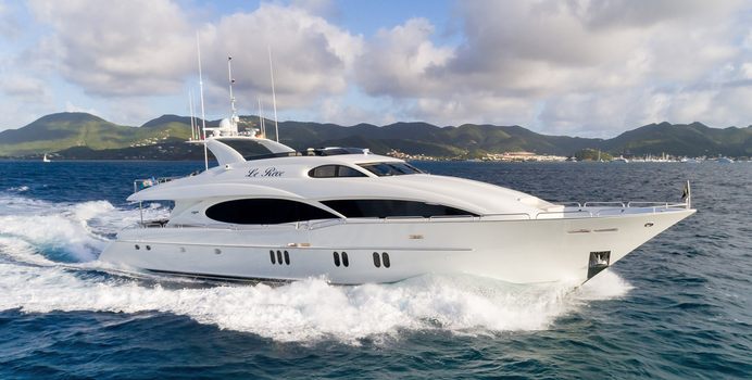 Le Reve Yacht Charter in USA