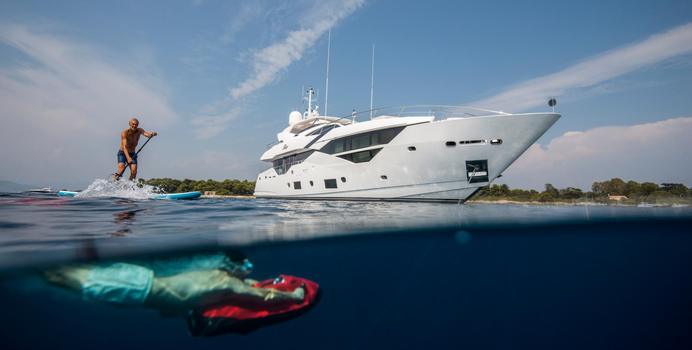 Fleur yacht charter Sunseeker Motor Yacht
                                