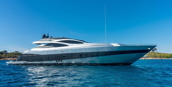 One yacht charter Pershing Motor Yacht