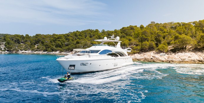 Koukles yacht charter Azimut Motor Yacht
                                