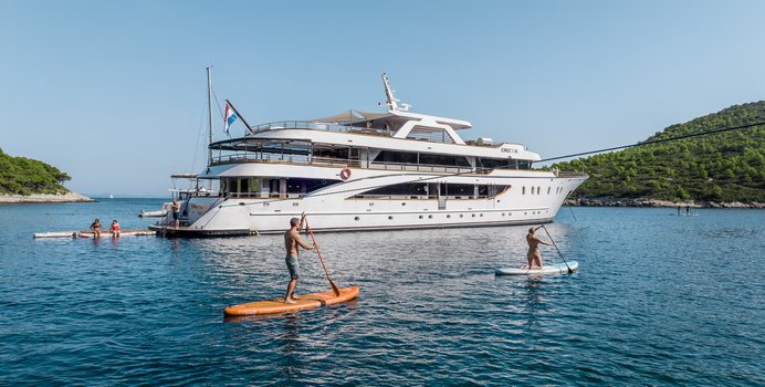Cristal Yacht Charter in Vis