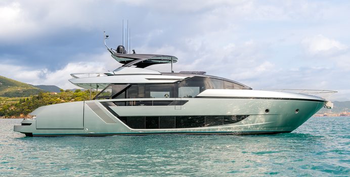 Coco Yacht Charter in Nice