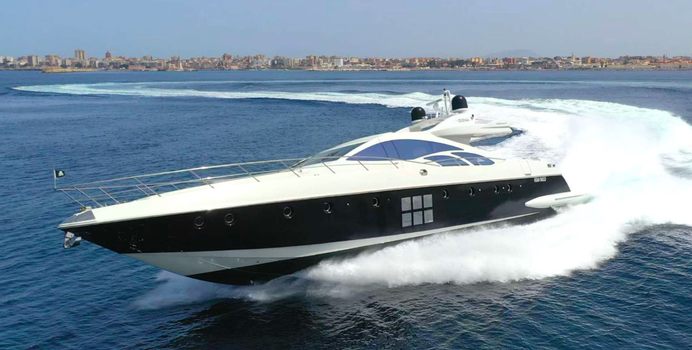 SQP Salvese Quien Pueda yacht charter Azimut Motor Yacht