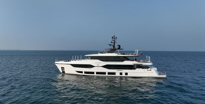 Geulunel Yacht Charter in Antibes