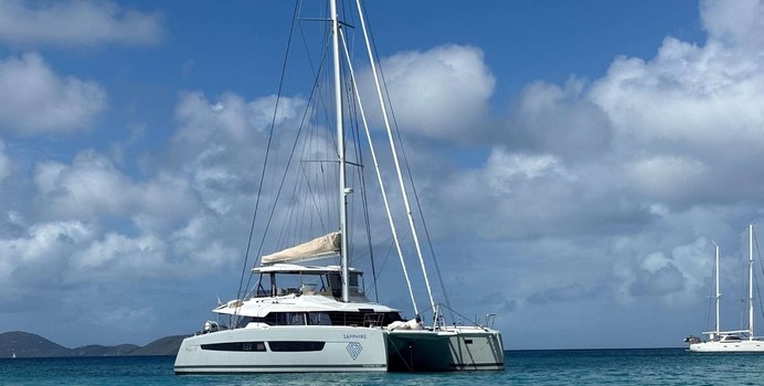 Sapphire yacht charter Fountaine Pajot Sail Yacht
                                