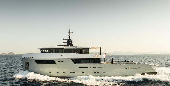 Fox Yacht Charter in Nassau