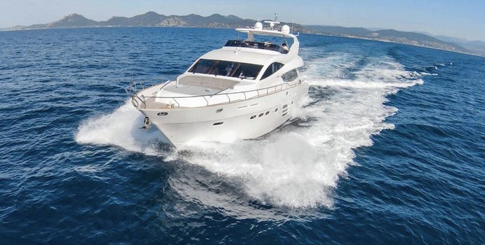 Skyra yacht charter Riviera Boats Motor Yacht
                                