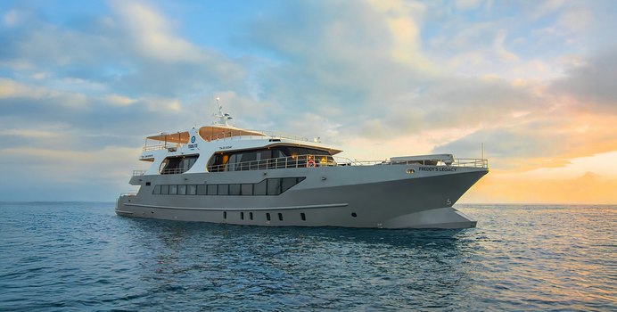 Freddy's Legacy yacht charter Varadero El Aguila Motor Yacht
                                