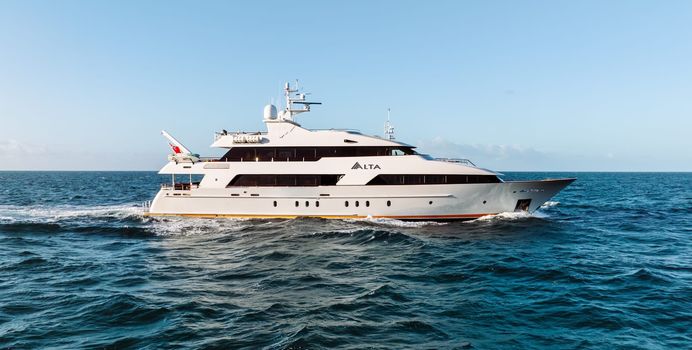 Alta Yacht Charter in Bahamas