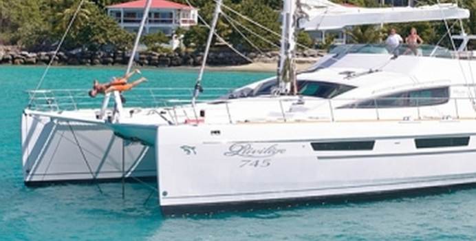 Sur L’eau Yacht Charter in St Vincent and the Grenadines