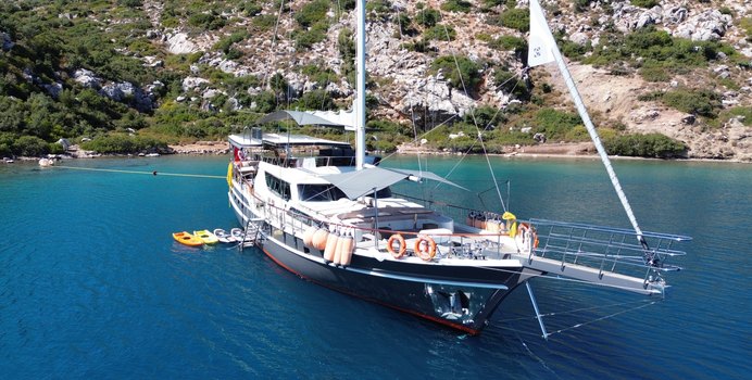 Arni Yacht Charter in Istanbul
