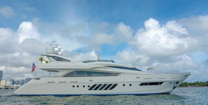 Casual yacht charter Dominator Motor Yacht
                                