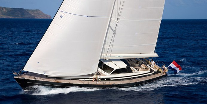 Icarus Yacht Charter in Capri