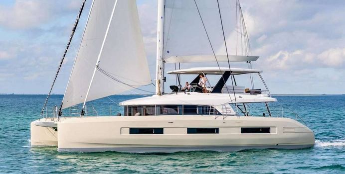 Kingfisher V yacht charter Lagoon Motor/Sailer Yacht
                                