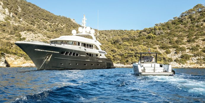 Ghost III Yacht Charter in Amalfi Coast