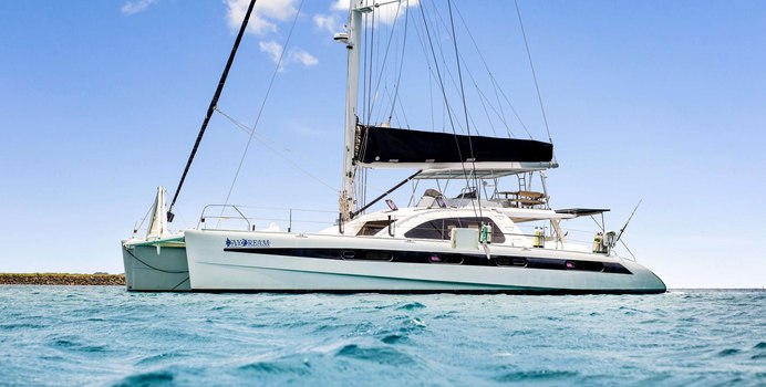 Daydream yacht charter Leopard Motor/Sailer Yacht
                                