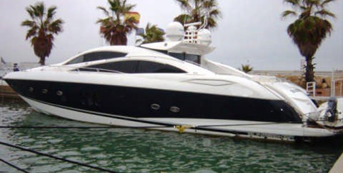 Stella Delta yacht charter Sunseeker Motor Yacht
                                