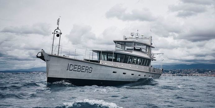 Iceberg Yacht Charter in Belize