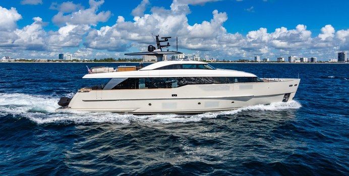Laila Yacht Charter in New England