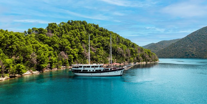 Cesarica Yacht Charter in Mediterranean
