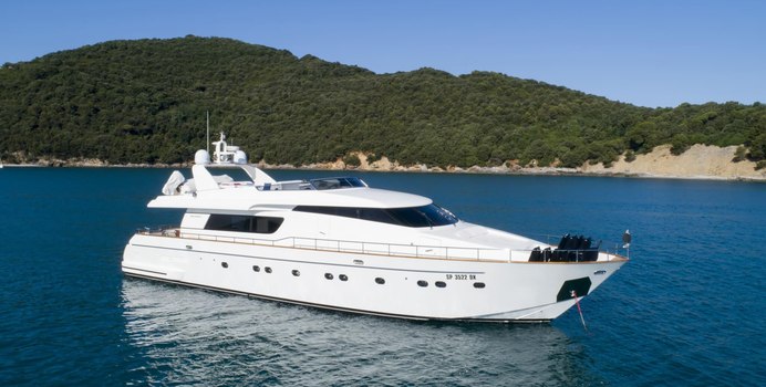 Phenomena yacht charter Sanlorenzo Motor Yacht
                                