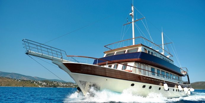 Love Boat Yacht Charter in Cyclades Islands