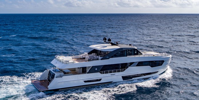 O Mimi yacht charter Ocean Alexander Motor Yacht