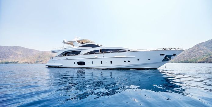 Antonia II yacht charter Azimut Motor Yacht