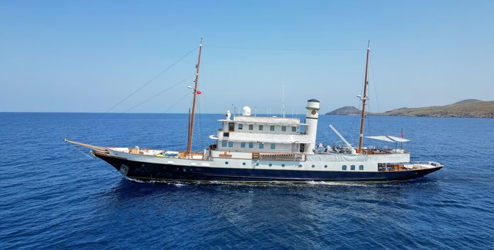 N                     Kalizma yacht charter Ramage & Ferguson Motor Yacht