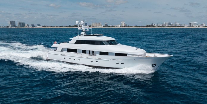 Lanida yacht charter Delta Marine Motor Yacht