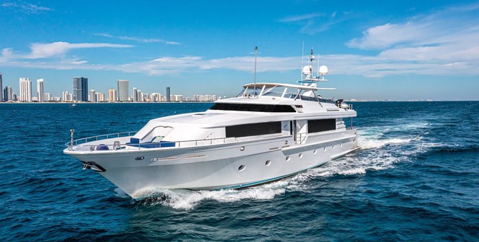 XOXO yacht charter Intermarine Motor Yacht