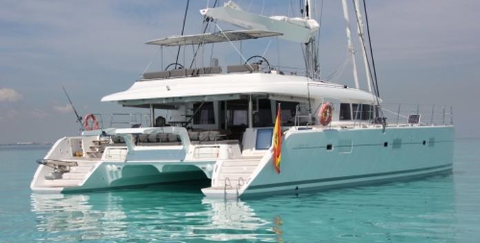 Firefly yacht charter Lagoon Motor/Sailer Yacht