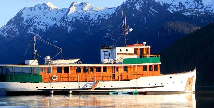 Discovery yacht charter Pacific Motor Boat Motor Yacht