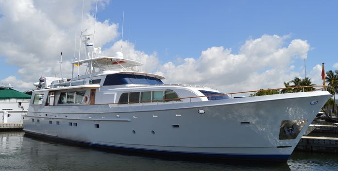 Mobjack yacht charter Cheoy Lee Motor Yacht