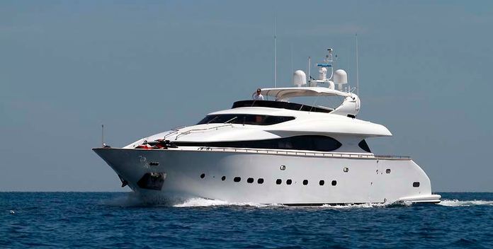 Adriatic Blues yacht charter Maiora Motor Yacht