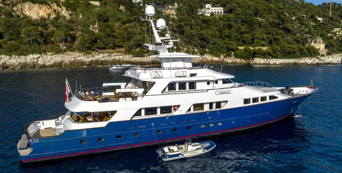 L'Albatros yacht charter Sterling Yachts Motor Yacht