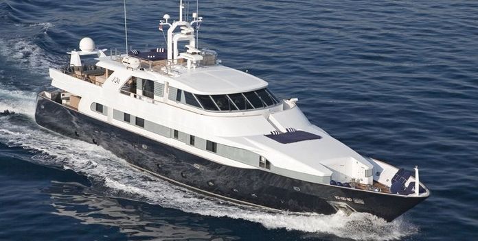 Lady in Blue yacht charter Clemna Motor Yacht